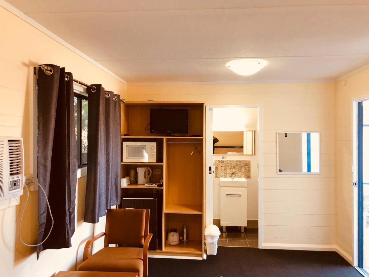 Red Cedar Motel Muswellbrook Eksteriør bilde